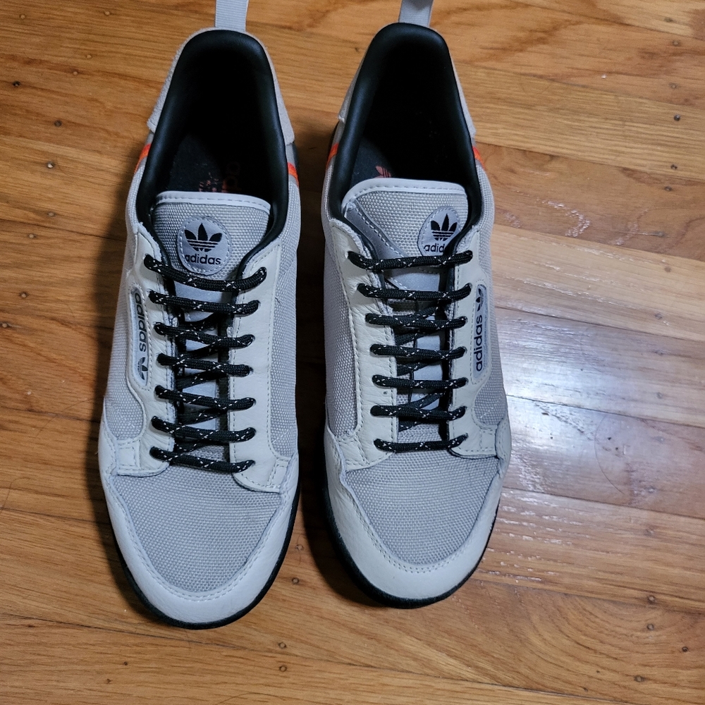 Adidas Continental